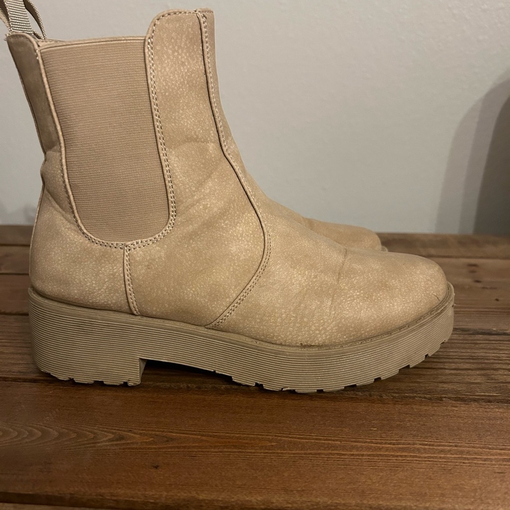 Tan chunky boots